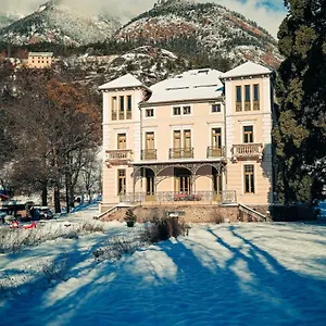 https://villa-sequoia-jausiers.fr-provencehotel.com